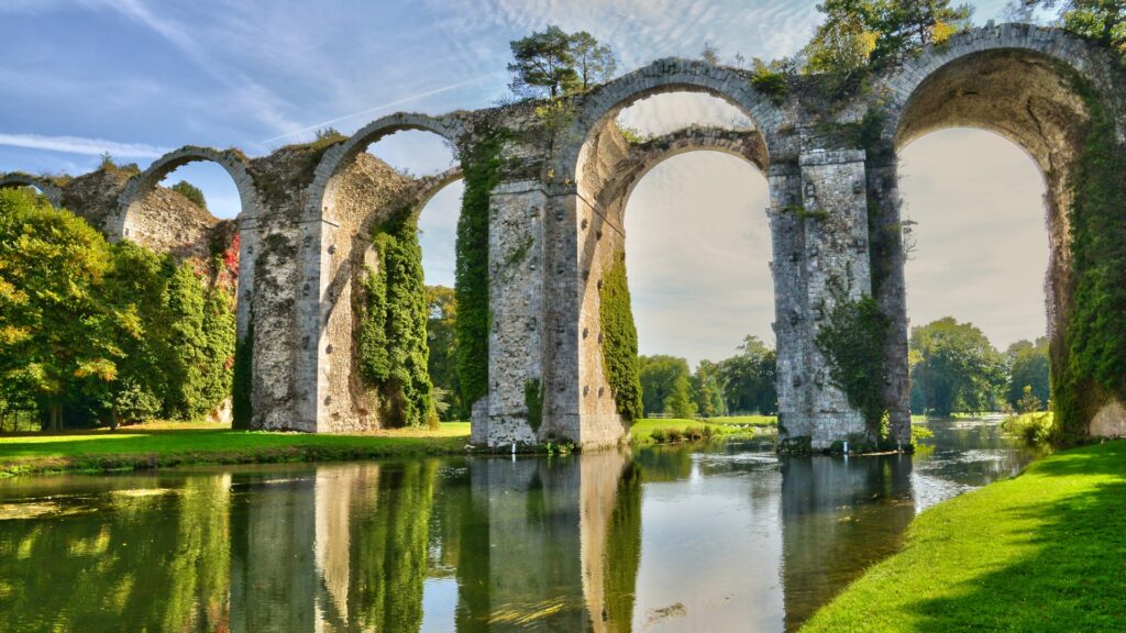 france the picturesque aqueduct of maintenon picture id465367030