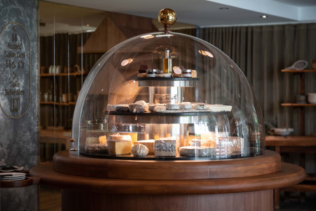 Photo - Cloche à Fromages MERCURE SAINT GERMAIN EN LAY 20230525 904 MERCURE SAINT GERMAIN EN LAY 20230525 904